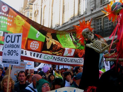 photo of Climate March and Summit: world leaders' 'flimsy pledges' denounced image