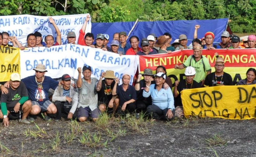 Baram Dam blockade at Long Lama. Photo: Borneo Project.