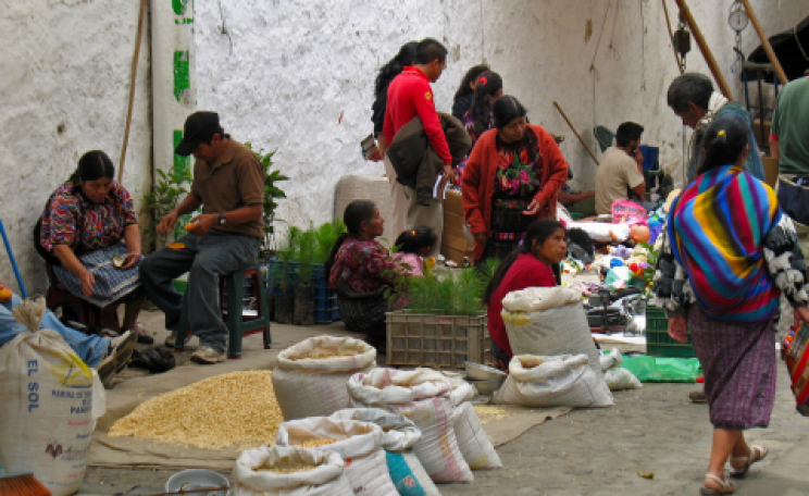 The price of food even in this market in Santo Tomás Chichicastenango, Guatemala, is manipulated by international speculation. Photo: ElCapitan via Flickr.com.