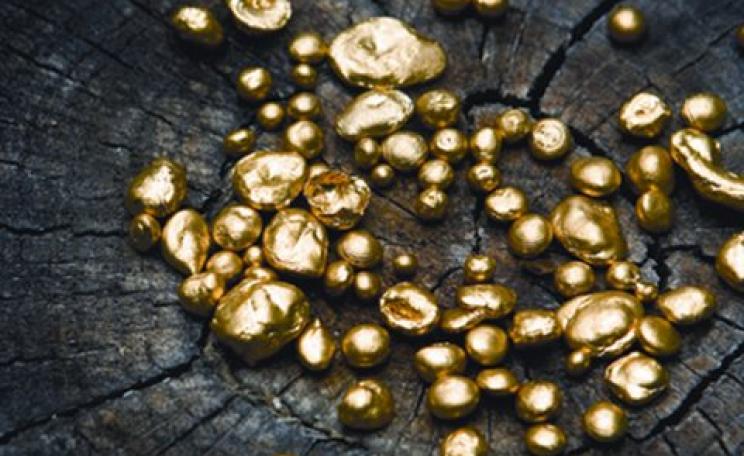 To help artisanal miners stop poisoning themselves and the environment around them with mercury, only ever buy Fairtrade stamped gold jewellery. Photo: Fairgold.org.