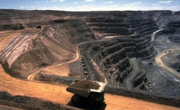 Coal mine, Kalgoorlie, Western Australia. Photo: Stephen Codrington via Wikimedia Commons.