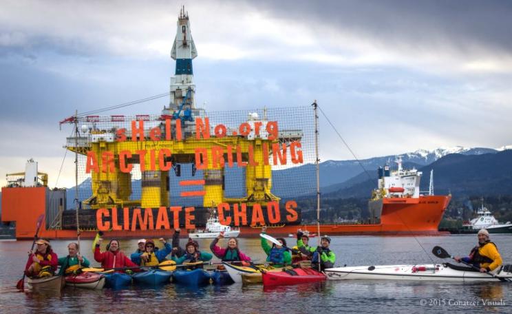 The 'Polar Pioneer' - made unwelcome on its arrival at the Port of Los Angeles on 17th April 2015 by Kayaktivists from the sHellNo! Action Council. Photo: Charles Conatzer & the sHellNo! Action Council / Backbone Campaign via Flickr (CC BY).