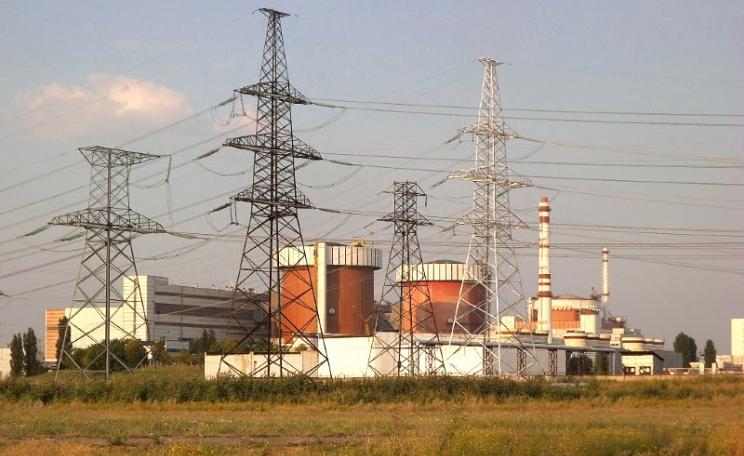 The South Ukraine Nuclear Power Plant (SUNPP), where faulty reactors are being operated beyond their design lifetime. But ciriticise, and you'll get sued. Photo: Вальдимар via Wikimedia (CC BY-SA).