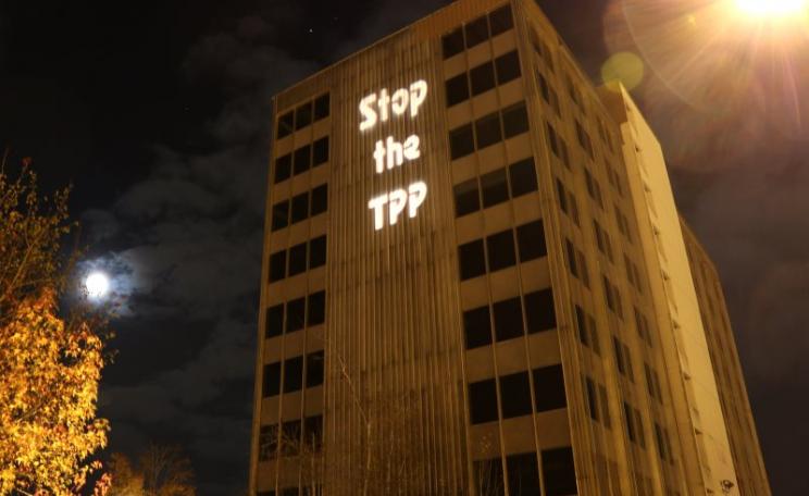Shining a light on the TPP in Chicago, 8th November 2013. Photo: Backbone Campaign via Flickr (CC BY-NC-SA).