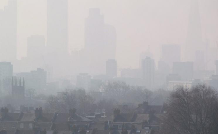 When the government breaks the law over air pollution, who will be able to hold it to account? London Air Pollution View from Hackney, 10th April 2015. Photo: DAVID HOLT via Flickr (CC BY-SA).