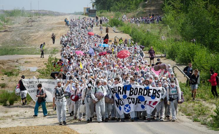 The first day of the Ende Gelände protests last year witnessed thousands of protesters occupy the coal mine.