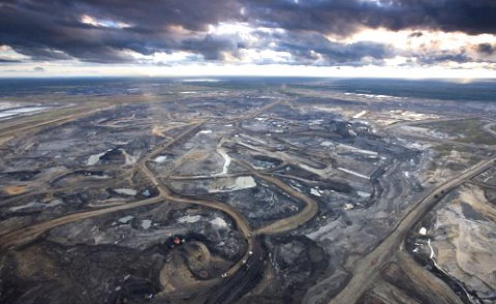 The Syncrude Aurora Oil Sands Mine, north of Fort McMurray, Canada. Photo: Elias Schewel via Flickr.