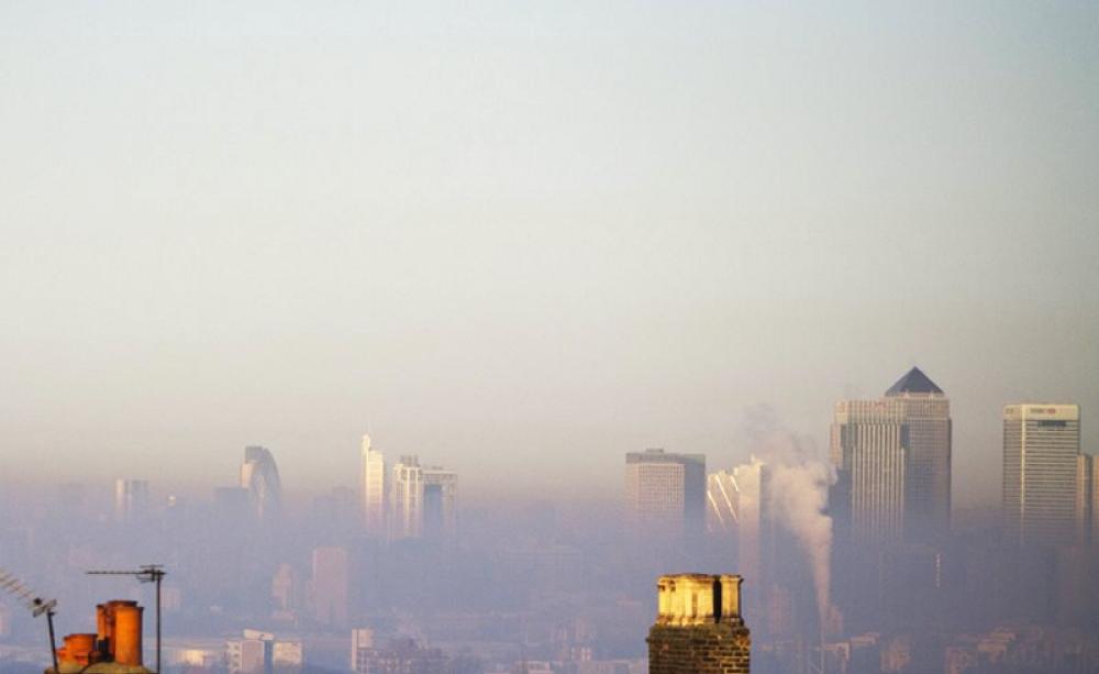 Thick winter smog over London, 14th January 2012. Photo: stu mayhew via Flickr (CC BY-NC-ND).