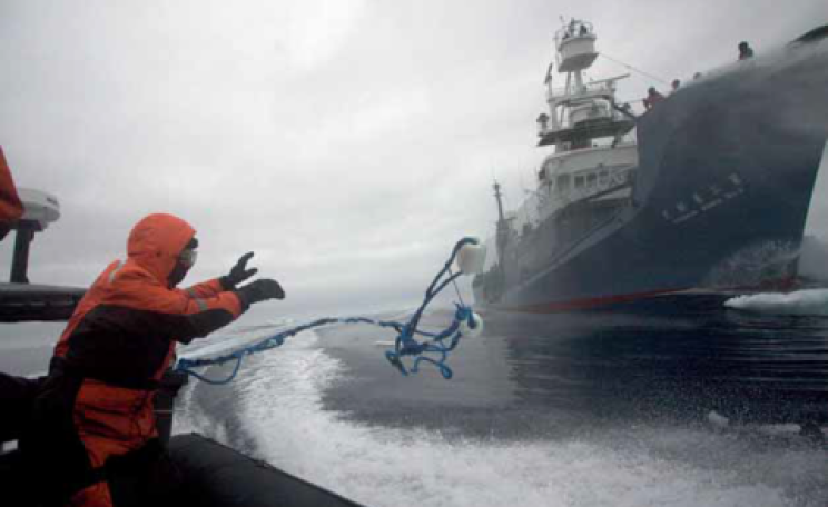 The prop fouler is launched by bosun Daniel. Photo: © Adam Lau.