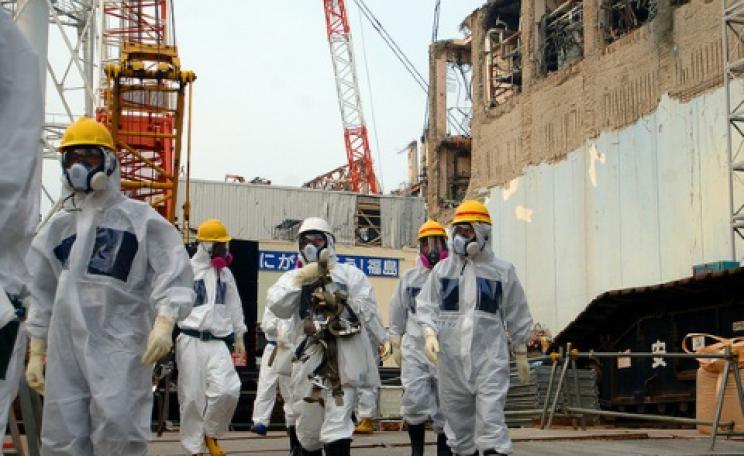 IAEA Experts at Unit 4 of Fukushima Daiichi Nuclear Power Station, 17th April 2013, as part of a mission to review Japan's plans to decommission the facility. Photo: IAEA Imagebank.