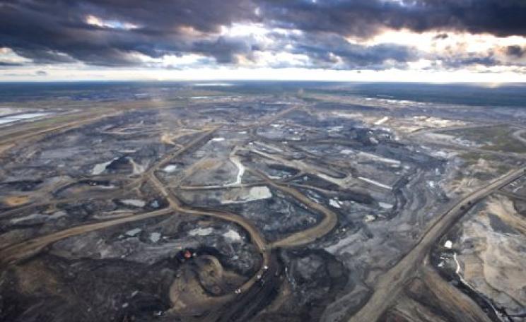 The Syncrude Aurora Oil Sands Mine, north of Fort McMurray, Canada. Photo: Elias Schewel via Flickr.