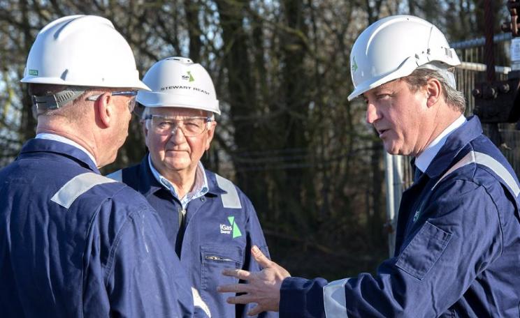 Prime Minister David Cameron at an IGas fracking site in Gainsborough on 13th January 2014, Photo: Number 10 (CC BY-NC-ND).