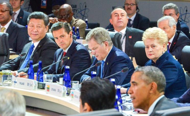 President Barack Obama and other world leaders at the Nulcear Security Summit in Washington DC, 1st April 2016. His visit to Hiroshima this wekk will show whether he's really taking it seriously. Photo: Presidencia de la República Mexicana via Flickr (CC